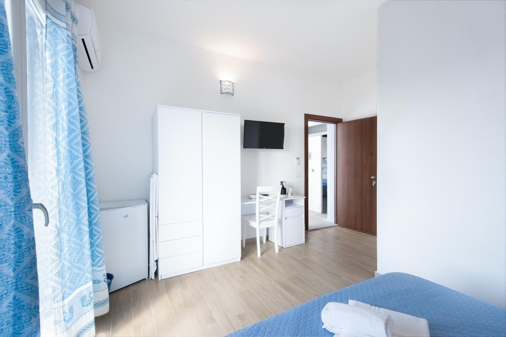 Beb Con Piscina Villa Del Borgo Badesi Bagian luar foto