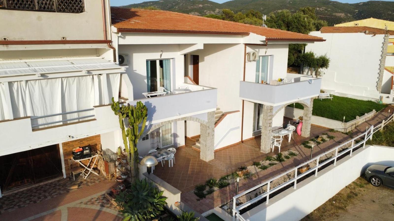 Beb Con Piscina Villa Del Borgo Badesi Bagian luar foto